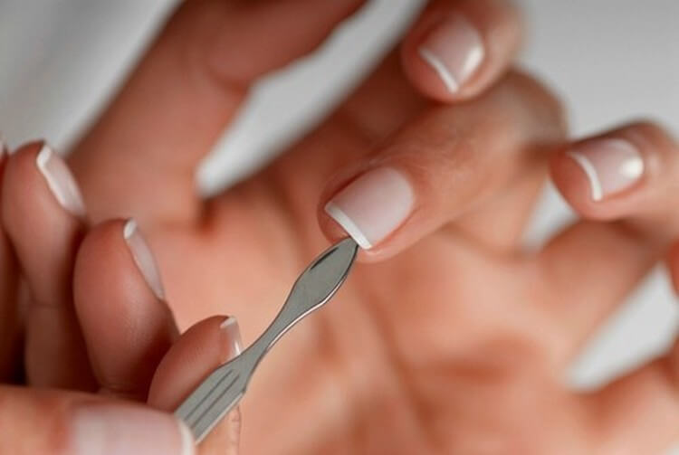 Здоровье ногтей при маникюре и педикюре: на что обратить внимание мастеру-новичку